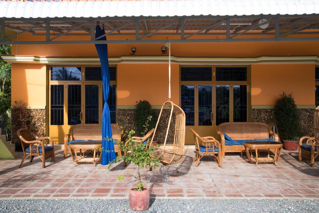 Nomads Guesthouse Kampot Exterior photo